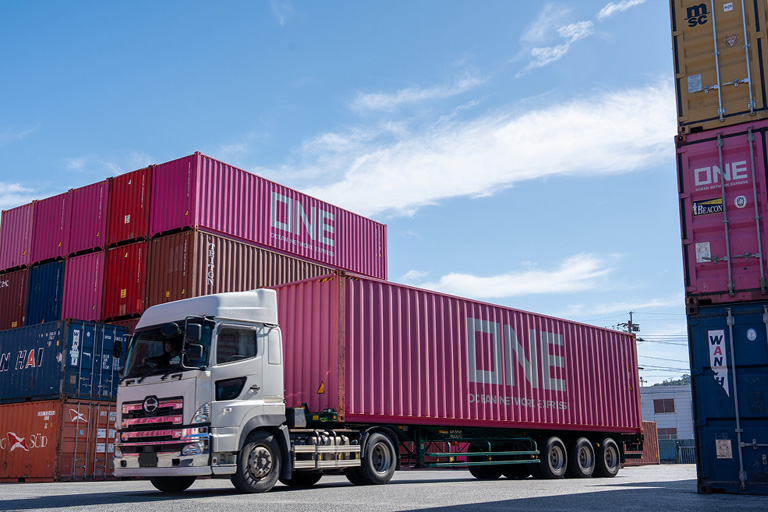 コンテナ・トラック輸送